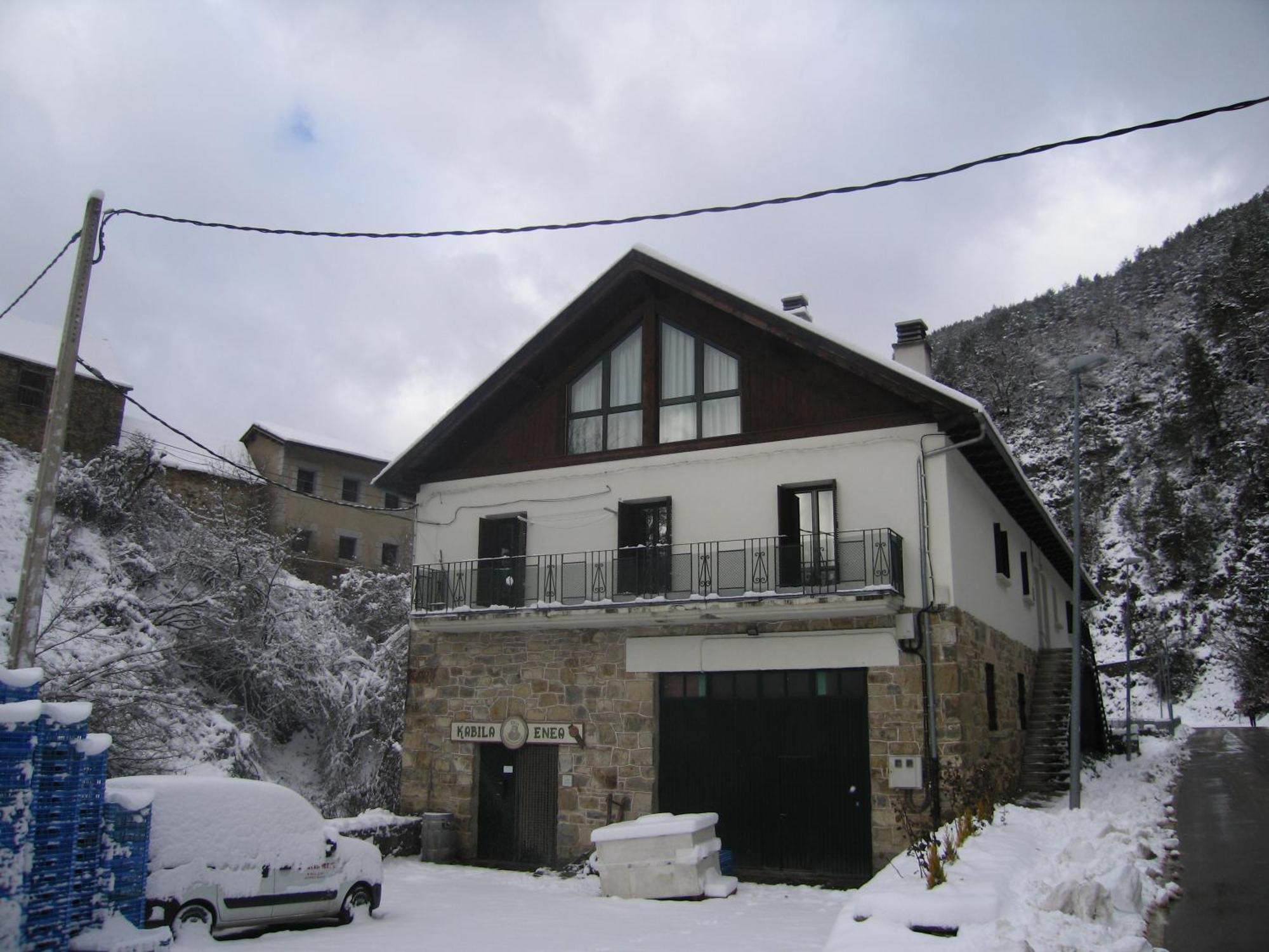 Kabila Enea 1 Apartment Uztarroz Екстериор снимка
